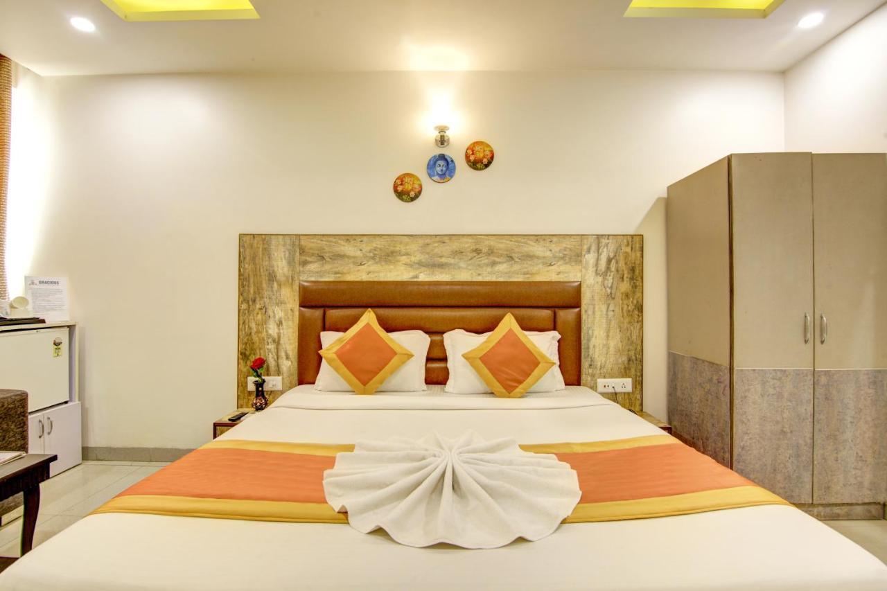Gracious By Vishesh Hotels & Home Stay New Delhi Exterior photo