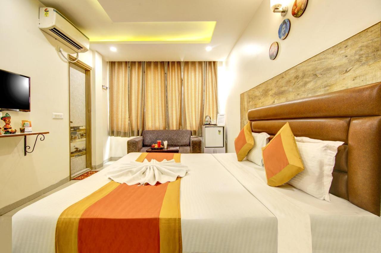 Gracious By Vishesh Hotels & Home Stay New Delhi Exterior photo