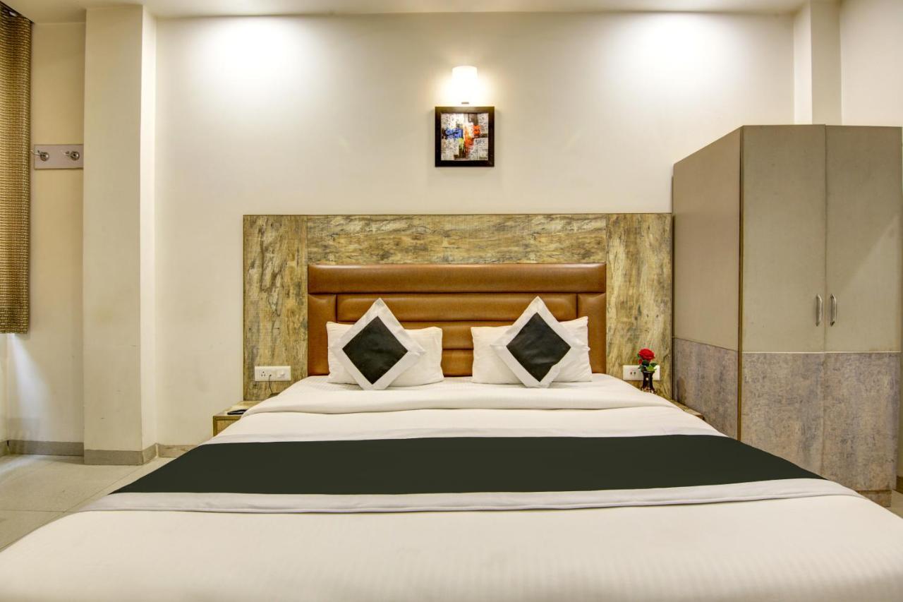 Gracious By Vishesh Hotels & Home Stay New Delhi Exterior photo
