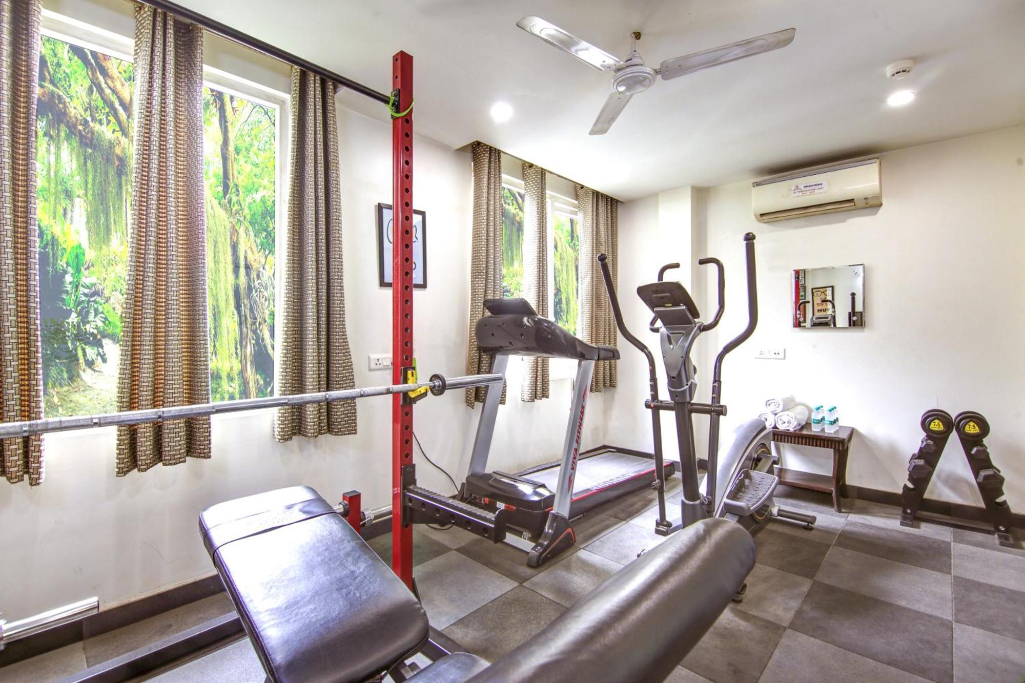 Gracious By Vishesh Hotels & Home Stay New Delhi Exterior photo